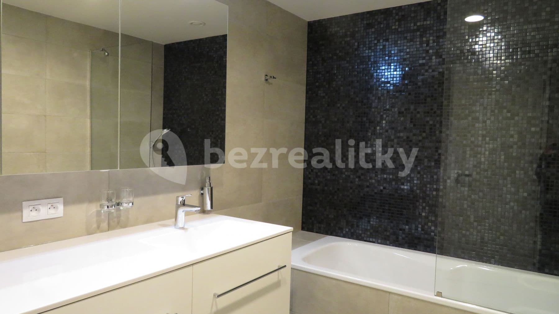 Prenájom bytu 1-izbový 36 m², Mukařovského, Praha, Praha Prenájom bytu 1-izbový 36 m², Mukařovského, Praha, Praha