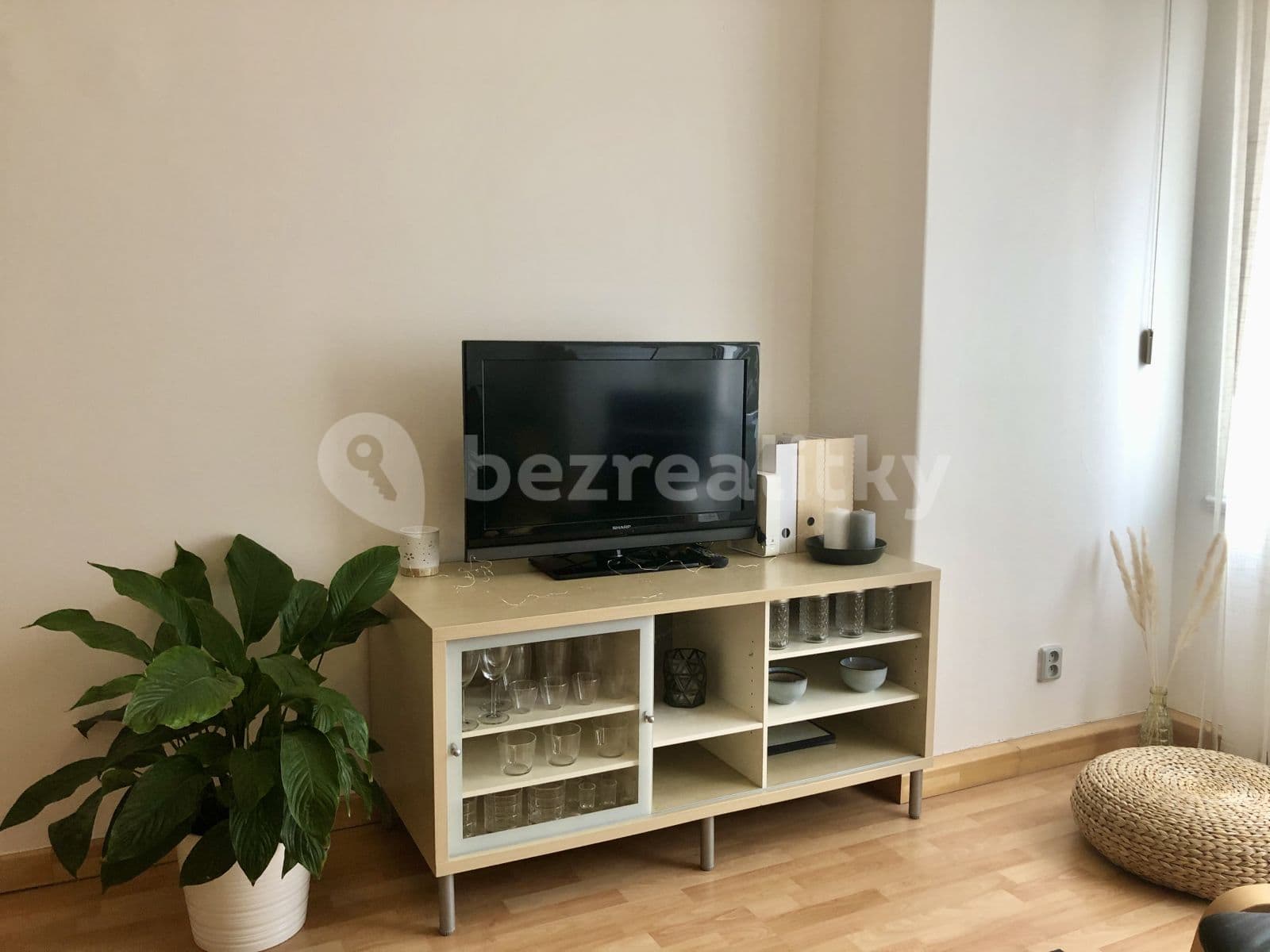Prenájom bytu 2-izbový 53 m², Čajkovského, Praha, Praha Prenájom bytu 2-izbový 53 m², Čajkovského, Praha, Praha