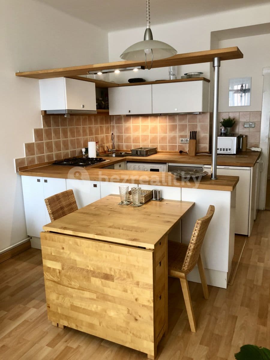 Prenájom bytu 2-izbový 53 m², Čajkovského, Praha, Praha Prenájom bytu 2-izbový 53 m², Čajkovského, Praha, Praha