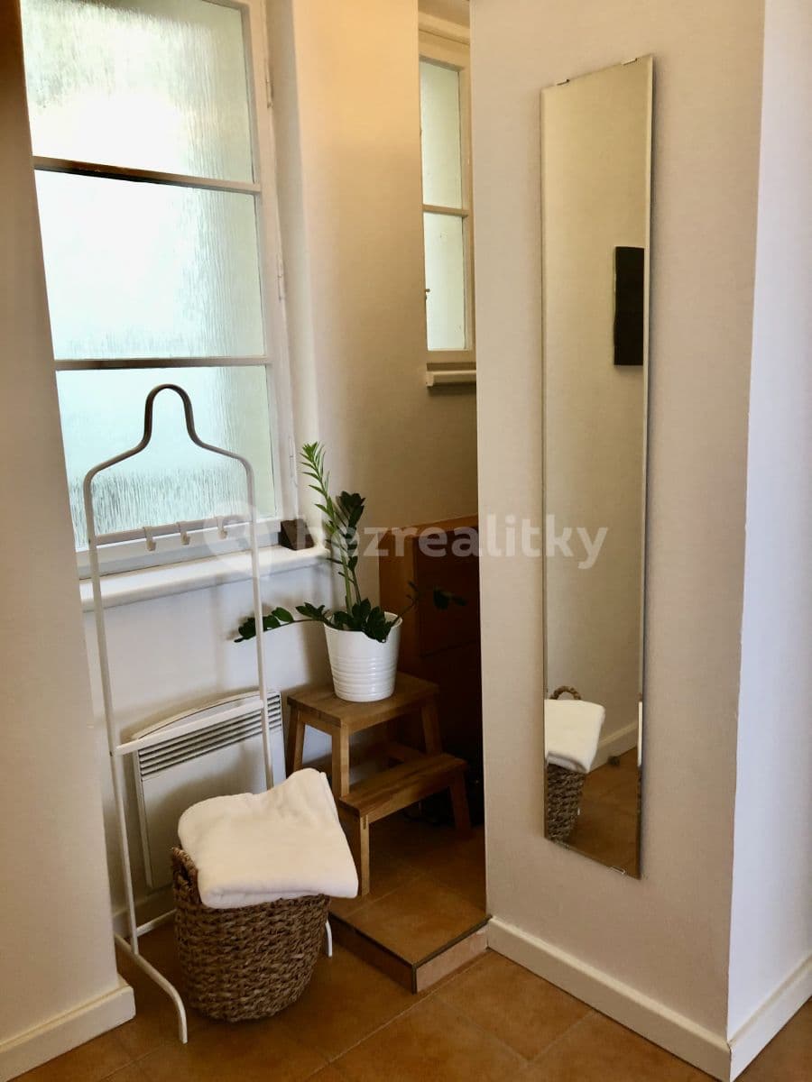 Prenájom bytu 2-izbový 53 m², Čajkovského, Praha, Praha Prenájom bytu 2-izbový 53 m², Čajkovského, Praha, Praha