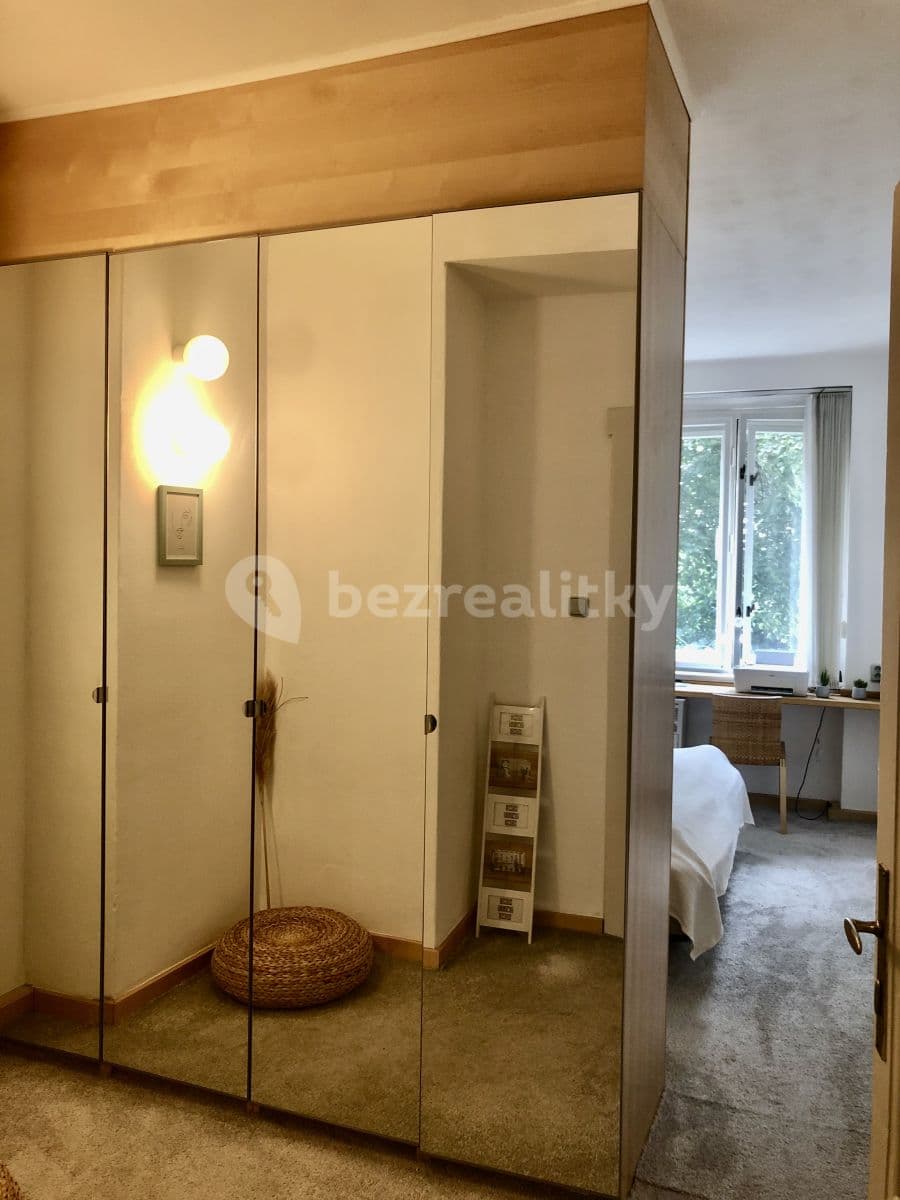 Prenájom bytu 2-izbový 53 m², Čajkovského, Praha, Praha Prenájom bytu 2-izbový 53 m², Čajkovského, Praha, Praha