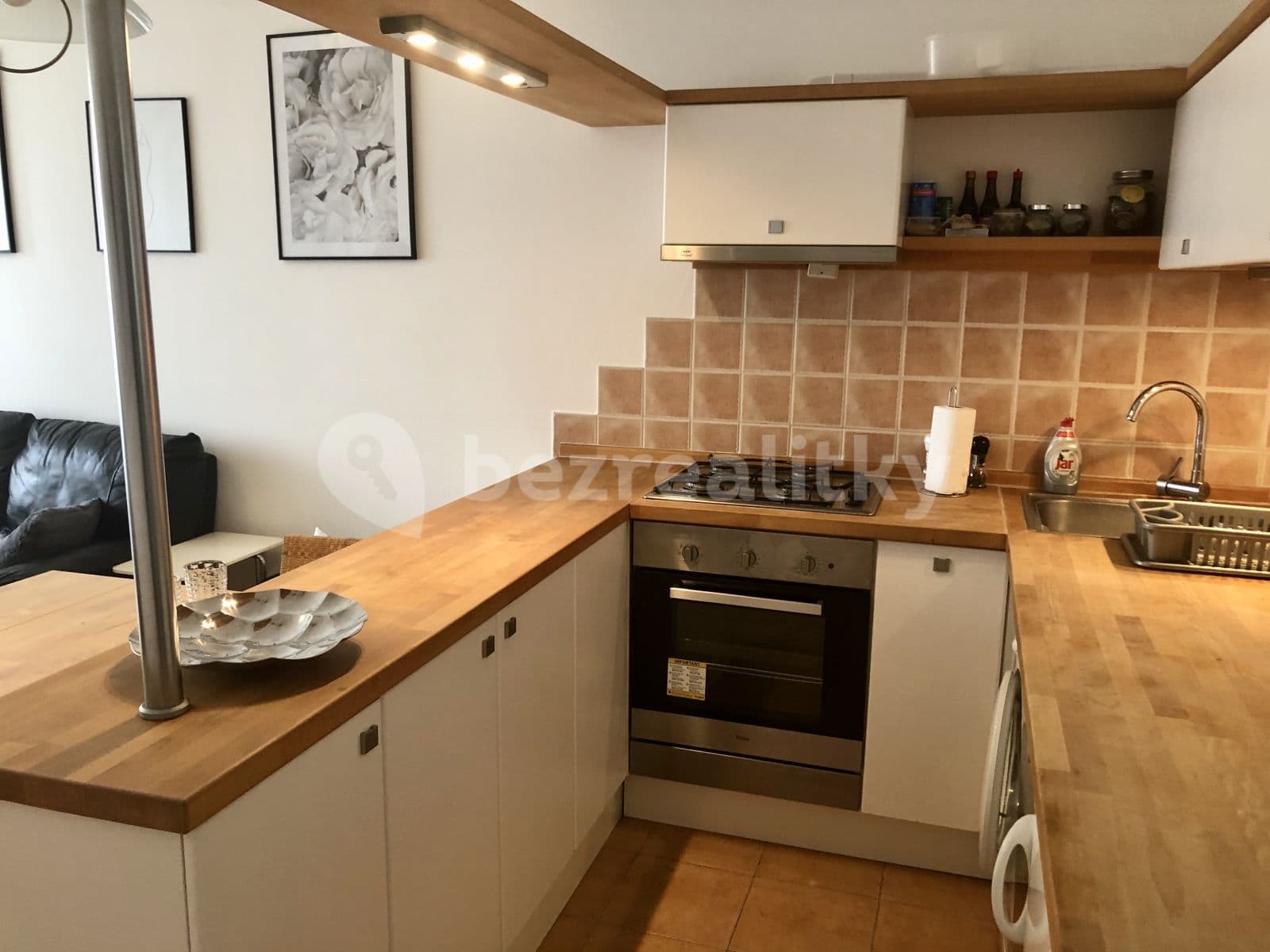 Prenájom bytu 2-izbový 53 m², Čajkovského, Praha, Praha Prenájom bytu 2-izbový 53 m², Čajkovského, Praha, Praha