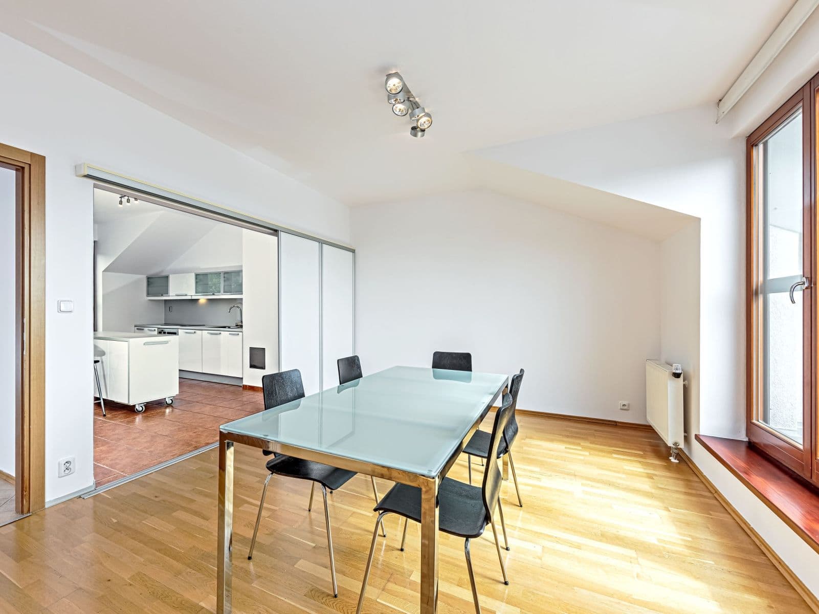 Prenájom bytu 5-izbový 130 m², Paťanka, Praha, Praha Prenájom bytu 5-izbový 130 m², Paťanka, Praha, Praha