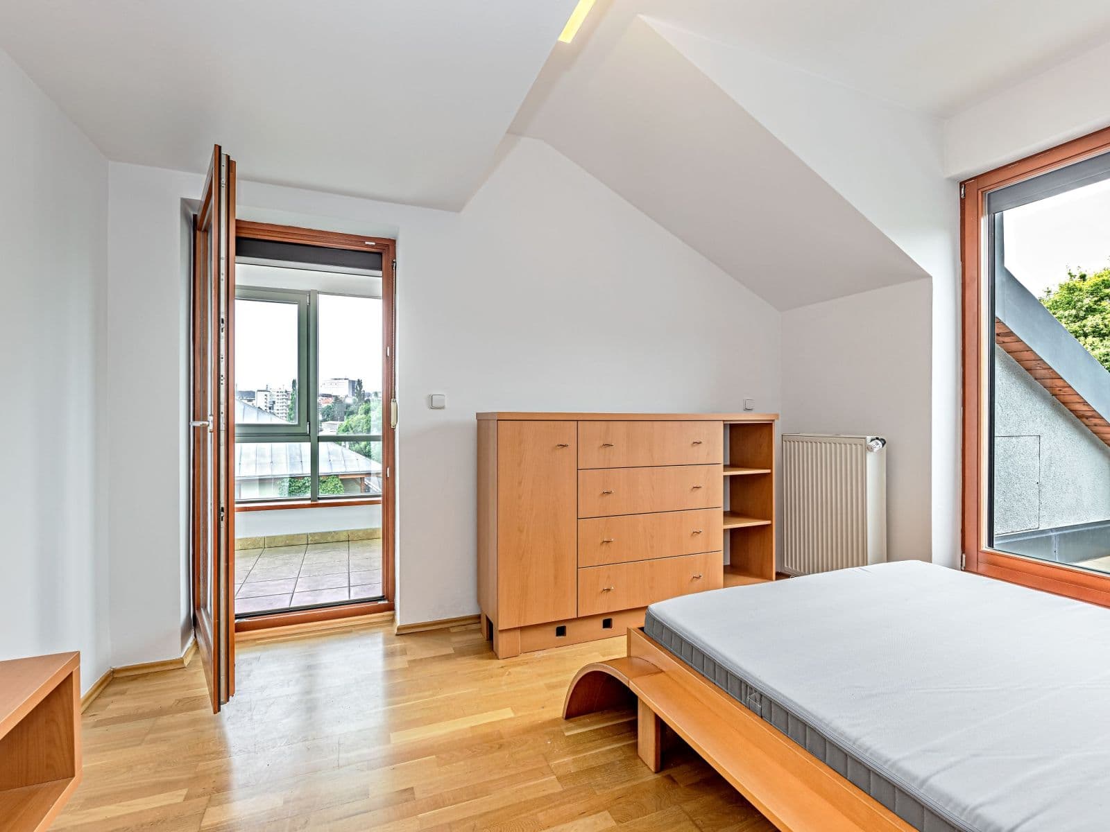 Prenájom bytu 5-izbový 130 m², Paťanka, Praha, Praha Prenájom bytu 5-izbový 130 m², Paťanka, Praha, Praha
