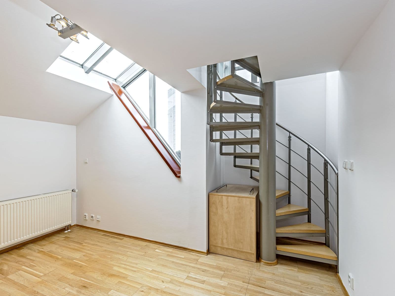 Prenájom bytu 5-izbový 130 m², Paťanka, Praha, Praha Prenájom bytu 5-izbový 130 m², Paťanka, Praha, Praha