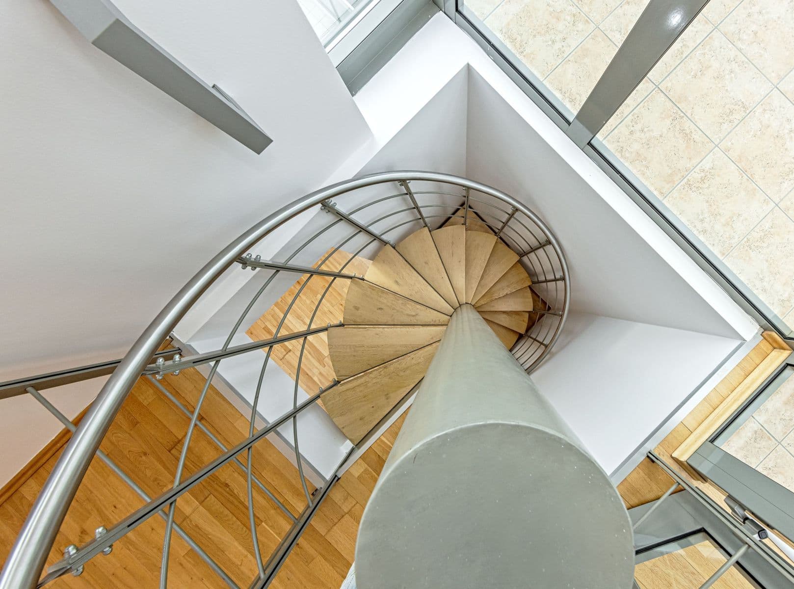 Prenájom bytu 5-izbový 130 m², Paťanka, Praha, Praha Prenájom bytu 5-izbový 130 m², Paťanka, Praha, Praha