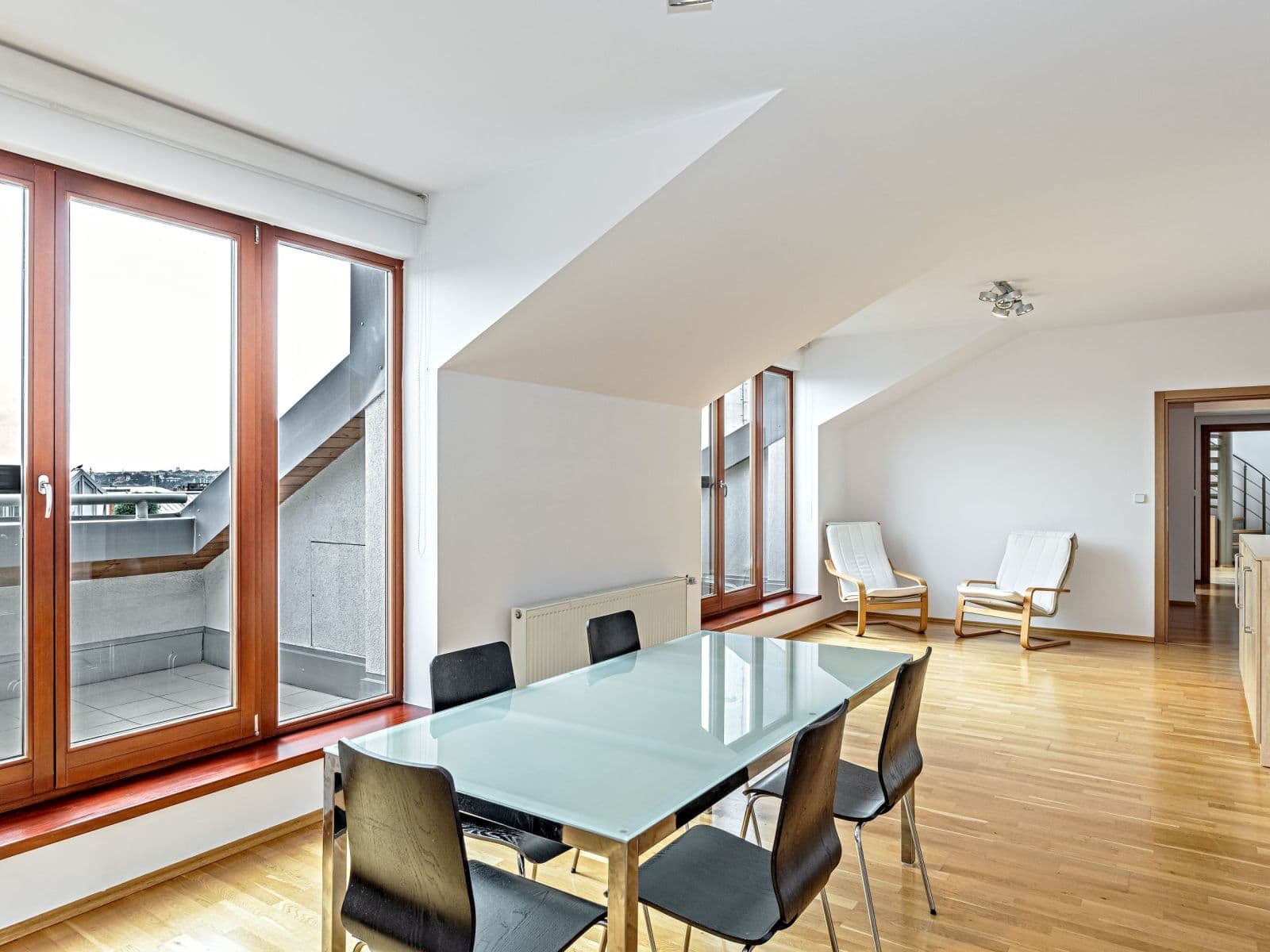 Prenájom bytu 5-izbový 130 m², Paťanka, Praha, Praha Prenájom bytu 5-izbový 130 m², Paťanka, Praha, Praha