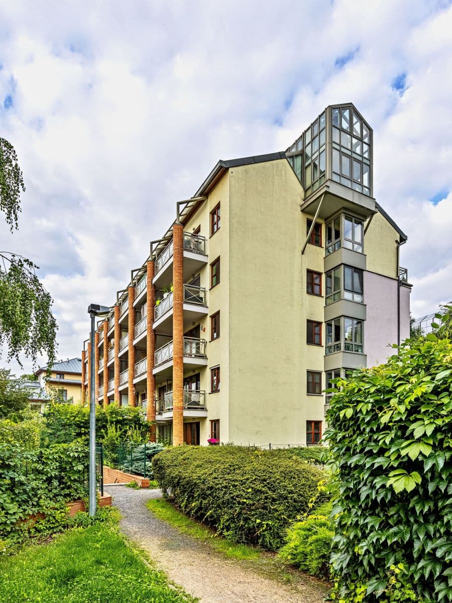 Prenájom bytu 5-izbový 130 m², Paťanka, Praha, Praha Prenájom bytu 5-izbový 130 m², Paťanka, Praha, Praha