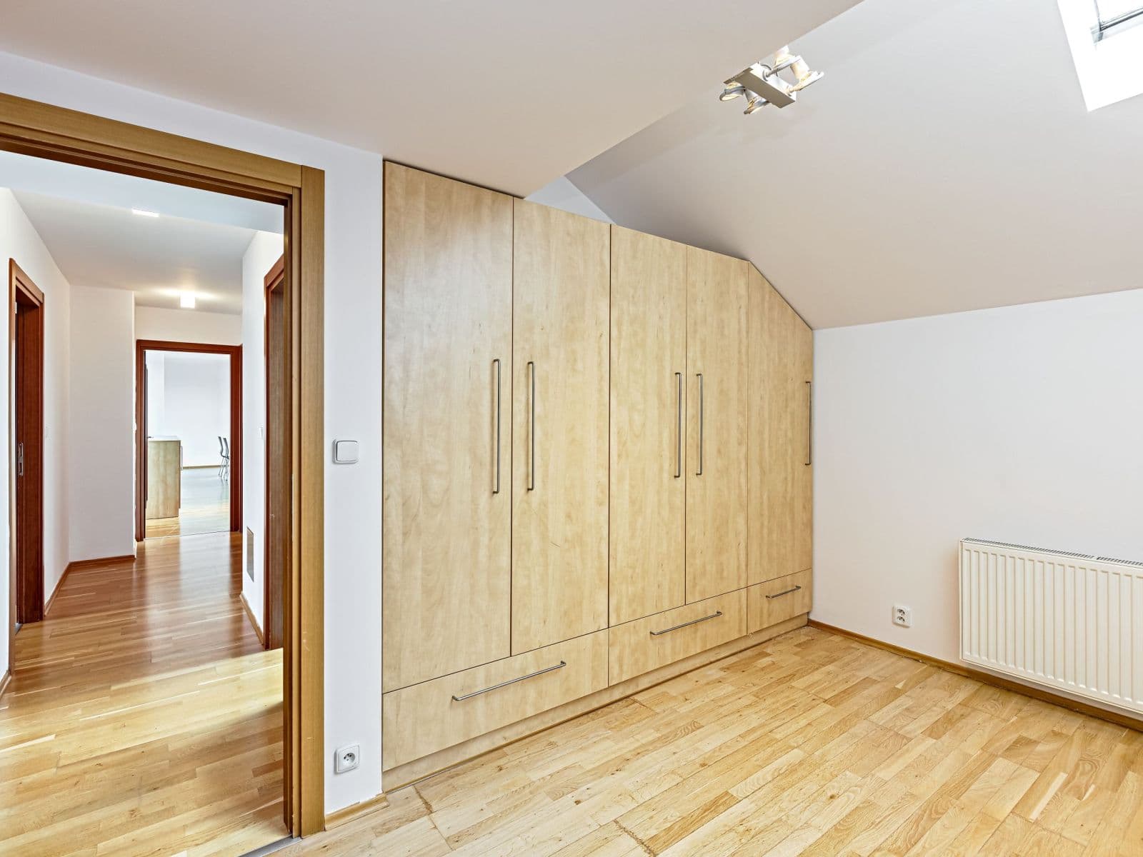 Prenájom bytu 5-izbový 130 m², Paťanka, Praha, Praha Prenájom bytu 5-izbový 130 m², Paťanka, Praha, Praha