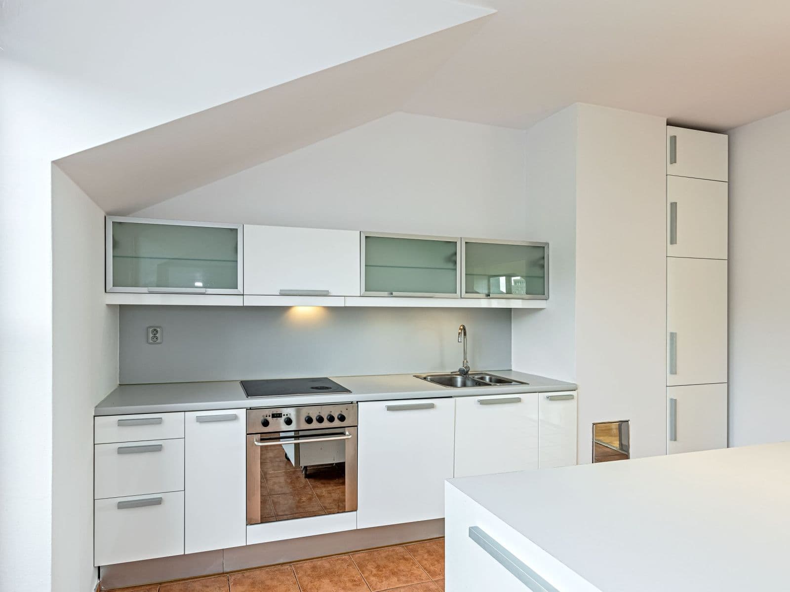 Prenájom bytu 5-izbový 130 m², Paťanka, Praha, Praha Prenájom bytu 5-izbový 130 m², Paťanka, Praha, Praha