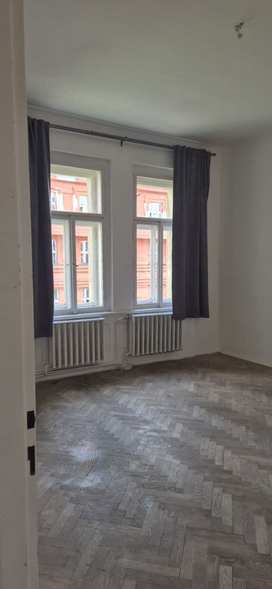 Prenájom bytu 3-izbový 98 m², Slavíkova, Praha, Praha Prenájom bytu 3-izbový 98 m², Slavíkova, Praha, Praha