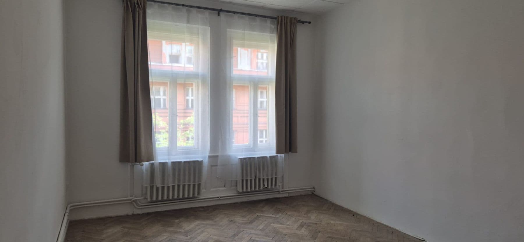 Prenájom bytu 3-izbový 98 m², Slavíkova, Praha, Praha Prenájom bytu 3-izbový 98 m², Slavíkova, Praha, Praha