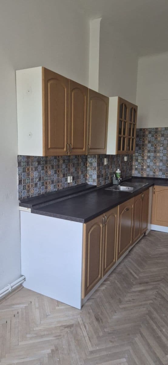 Prenájom bytu 3-izbový 98 m², Slavíkova, Praha, Praha Prenájom bytu 3-izbový 98 m², Slavíkova, Praha, Praha