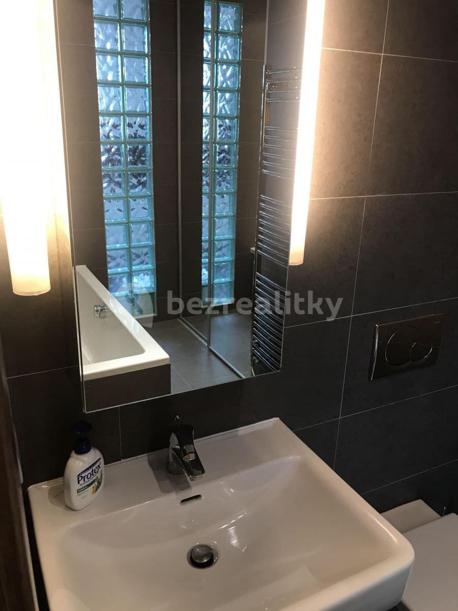 Prenájom bytu 2-izbový 50 m², Sobotecká, Praha, Praha Prenájom bytu 2-izbový 50 m², Sobotecká, Praha, Praha
