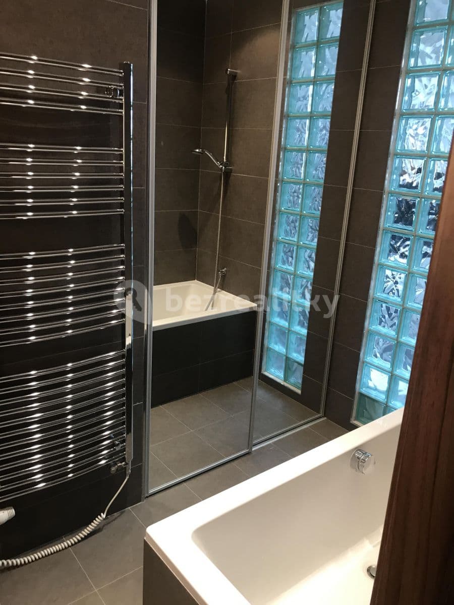 Prenájom bytu 2-izbový 50 m², Sobotecká, Praha, Praha Prenájom bytu 2-izbový 50 m², Sobotecká, Praha, Praha