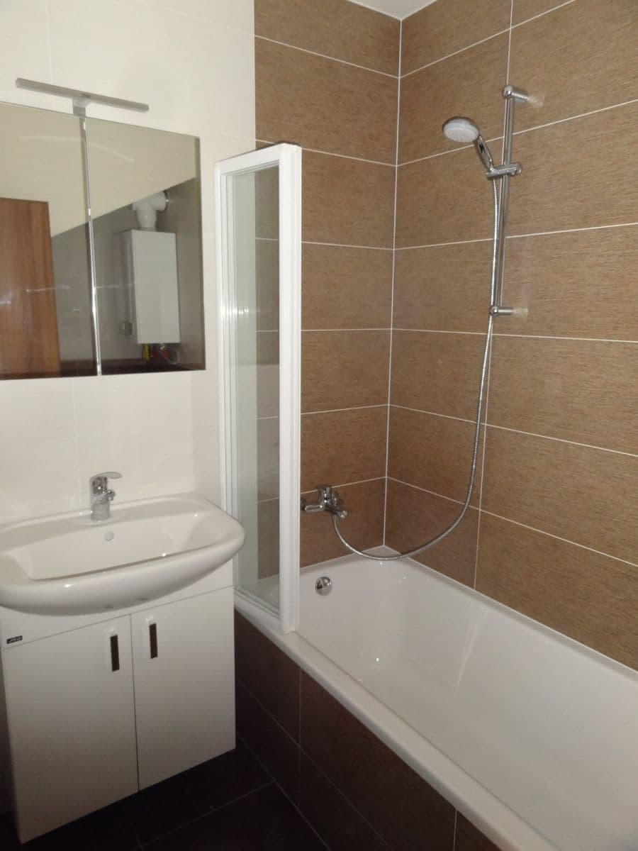 Prenájom bytu 3-izbový 72 m², Brožíkova, Praha, Praha Prenájom bytu 3-izbový 72 m², Brožíkova, Praha, Praha