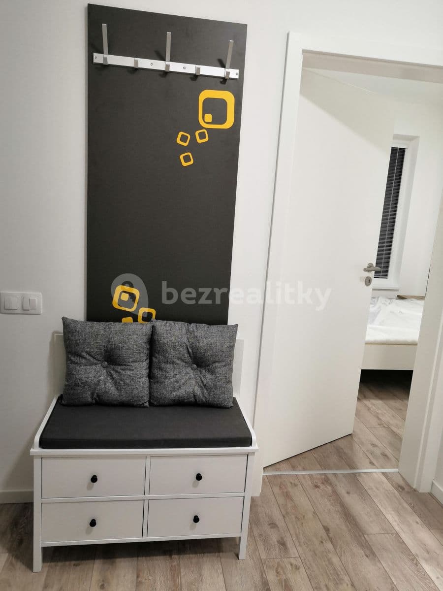 Prenájom bytu 2-izbový 55 m², Hany Ponickej, Lamač, Bratislavský kraj