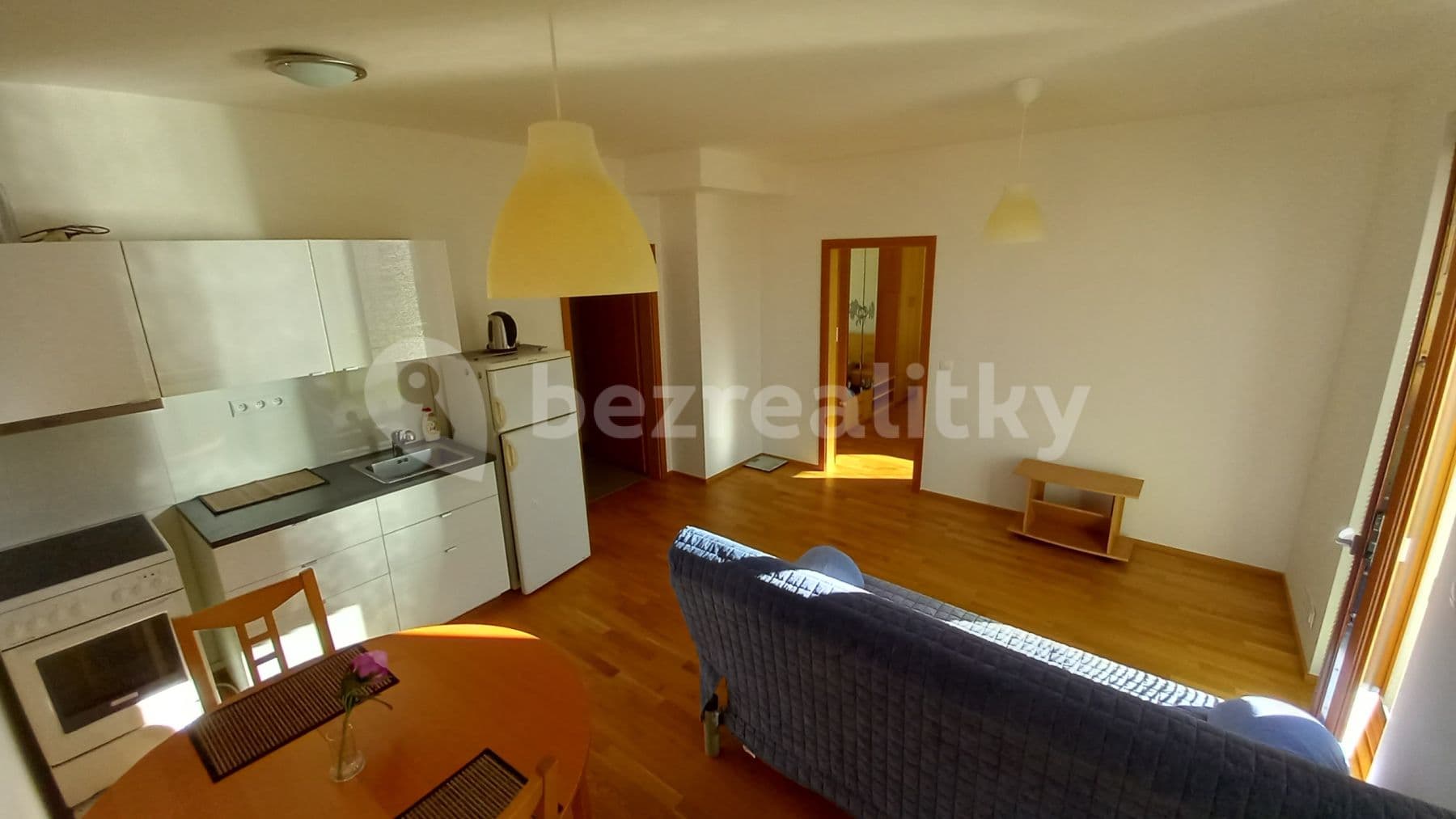 Prenájom bytu 2-izbový 42 m², U Hranic, Praha, Praha Prenájom bytu 2-izbový 42 m², U Hranic, Praha, Praha