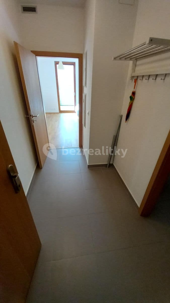 Prenájom bytu 2-izbový 42 m², U Hranic, Praha, Praha Prenájom bytu 2-izbový 42 m², U Hranic, Praha, Praha