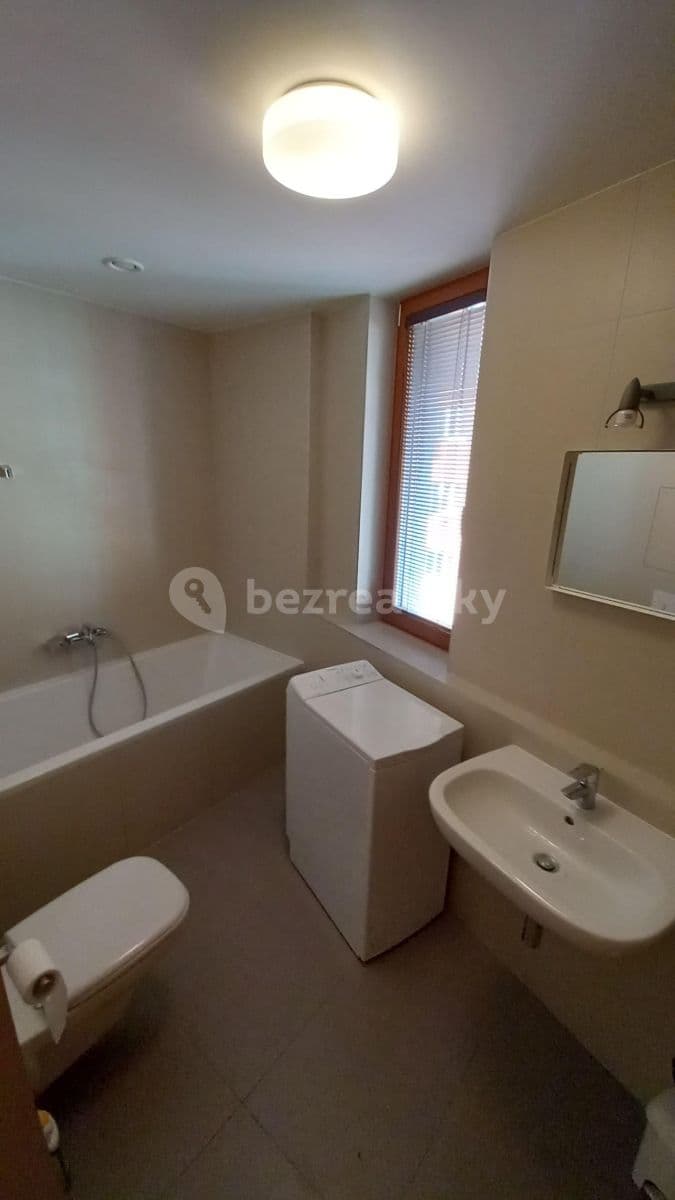 Prenájom bytu 2-izbový 42 m², U Hranic, Praha, Praha Prenájom bytu 2-izbový 42 m², U Hranic, Praha, Praha