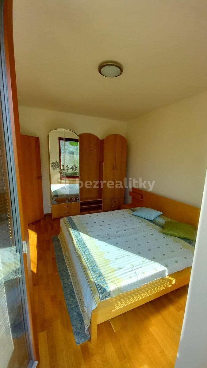 Prenájom bytu 2-izbový 42 m², U Hranic, Praha, Praha Prenájom bytu 2-izbový 42 m², U Hranic, Praha, Praha