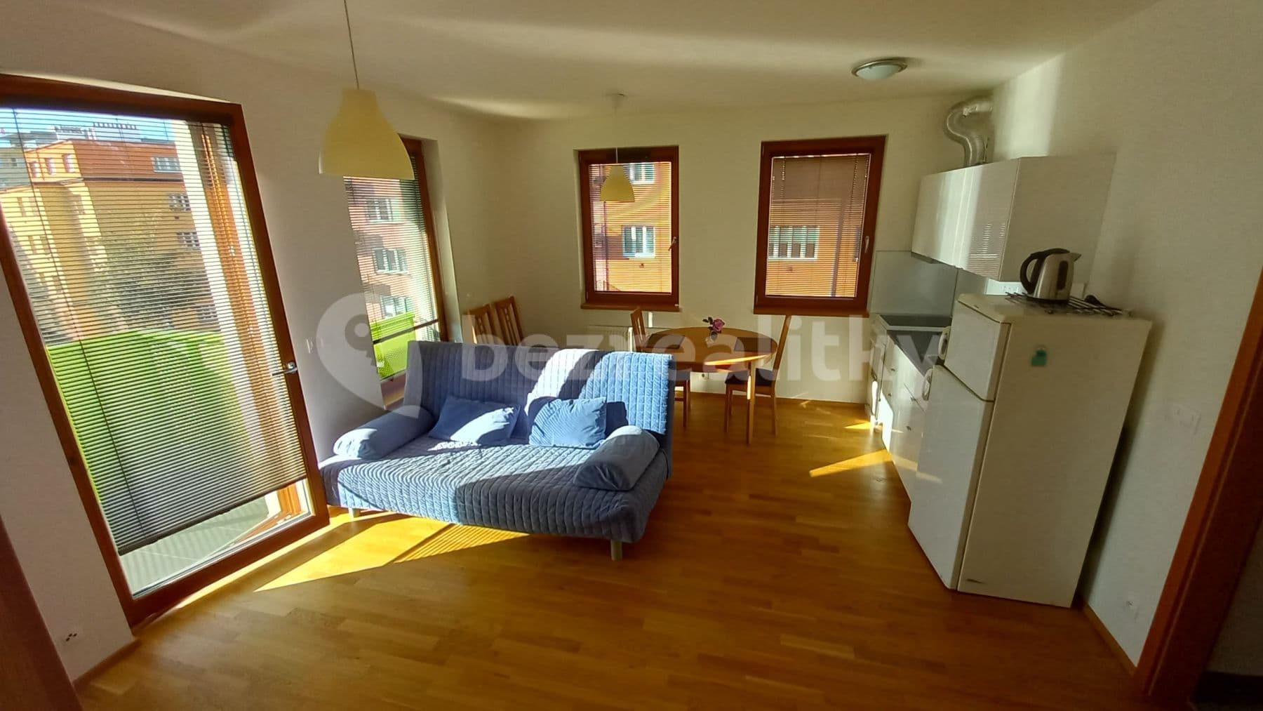 Prenájom bytu 2-izbový 42 m², U Hranic, Praha, Praha Prenájom bytu 2-izbový 42 m², U Hranic, Praha, Praha