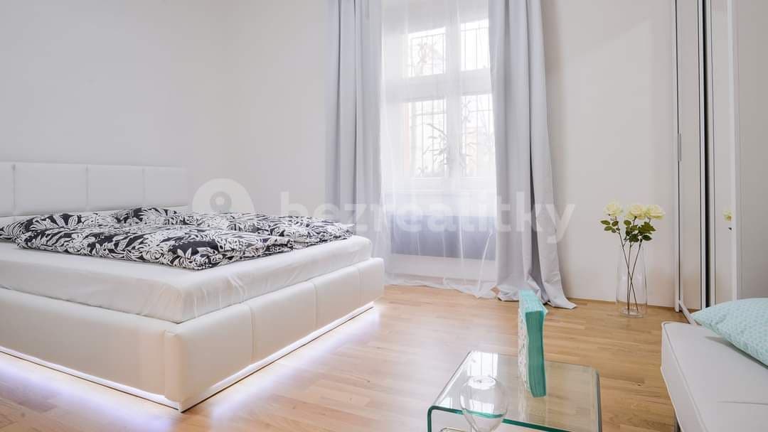 Prenájom bytu 2-izbový 74 m², Baranova, Praha, Praha Prenájom bytu 2-izbový 74 m², Baranova, Praha, Praha