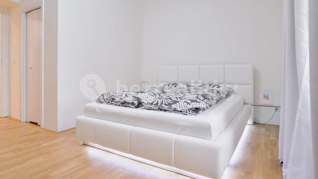 Prenájom bytu 2-izbový 74 m², Baranova, Praha, Praha Prenájom bytu 2-izbový 74 m², Baranova, Praha, Praha