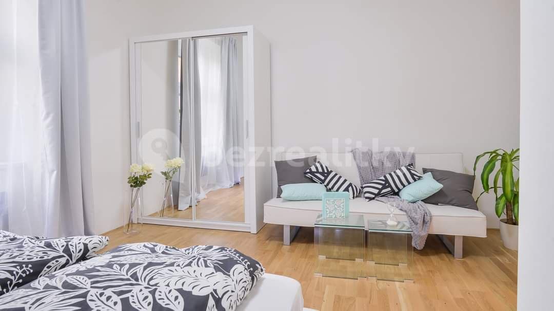 Prenájom bytu 2-izbový 74 m², Baranova, Praha, Praha Prenájom bytu 2-izbový 74 m², Baranova, Praha, Praha