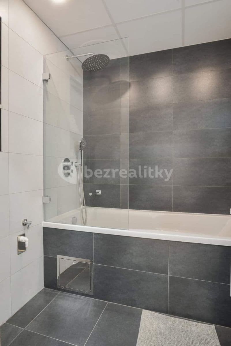 Prenájom bytu 2-izbový 74 m², Baranova, Praha, Praha Prenájom bytu 2-izbový 74 m², Baranova, Praha, Praha