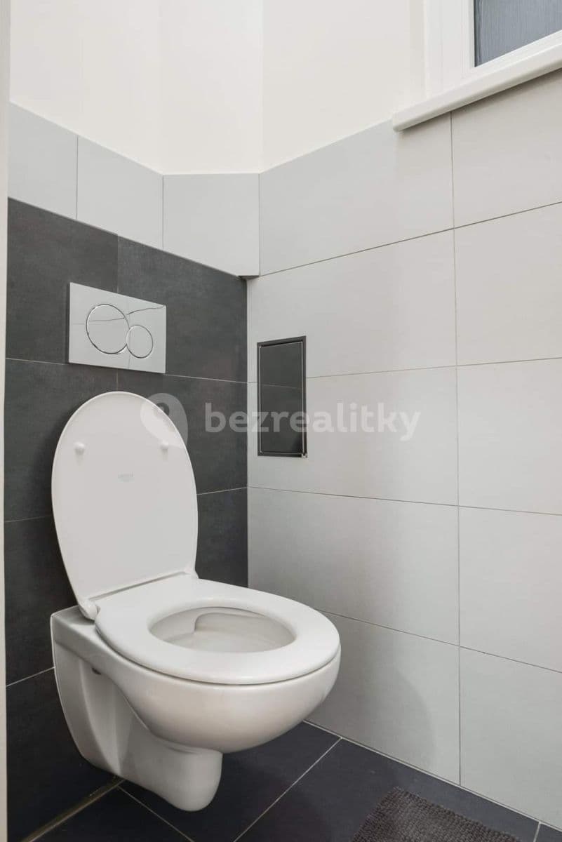 Prenájom bytu 2-izbový 74 m², Baranova, Praha, Praha Prenájom bytu 2-izbový 74 m², Baranova, Praha, Praha
