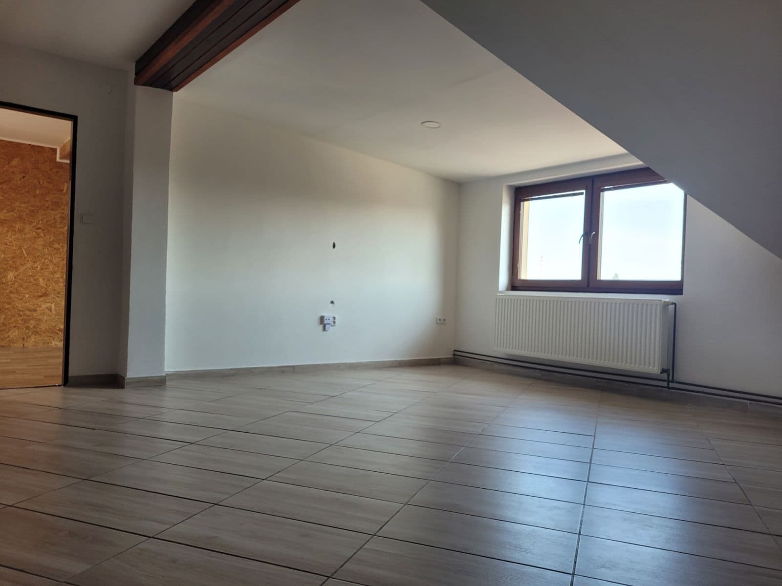 Prenájom bytu 3-izbový 116 m², U Borků, Kolín, Středočeský kraj Prenájom bytu 3-izbový 116 m², U Borků, Kolín, Středočeský kraj