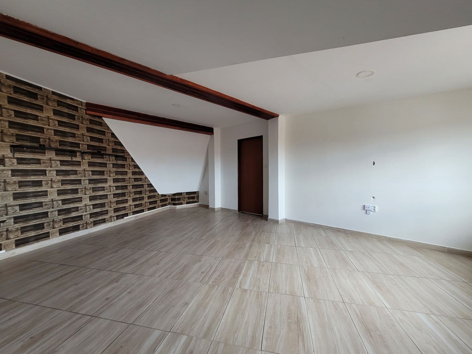 Prenájom bytu 3-izbový 116 m², U Borků, Kolín, Středočeský kraj Prenájom bytu 3-izbový 116 m², U Borků, Kolín, Středočeský kraj