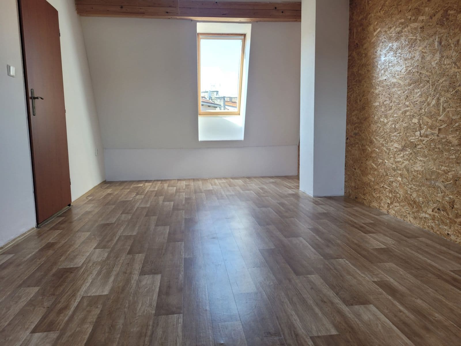 Prenájom bytu 3-izbový 116 m², U Borků, Kolín, Středočeský kraj Prenájom bytu 3-izbový 116 m², U Borků, Kolín, Středočeský kraj