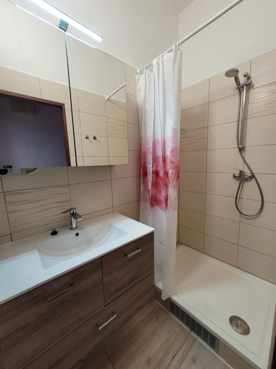 Prenájom bytu 3-izbový 116 m², U Borků, Kolín, Středočeský kraj Prenájom bytu 3-izbový 116 m², U Borků, Kolín, Středočeský kraj