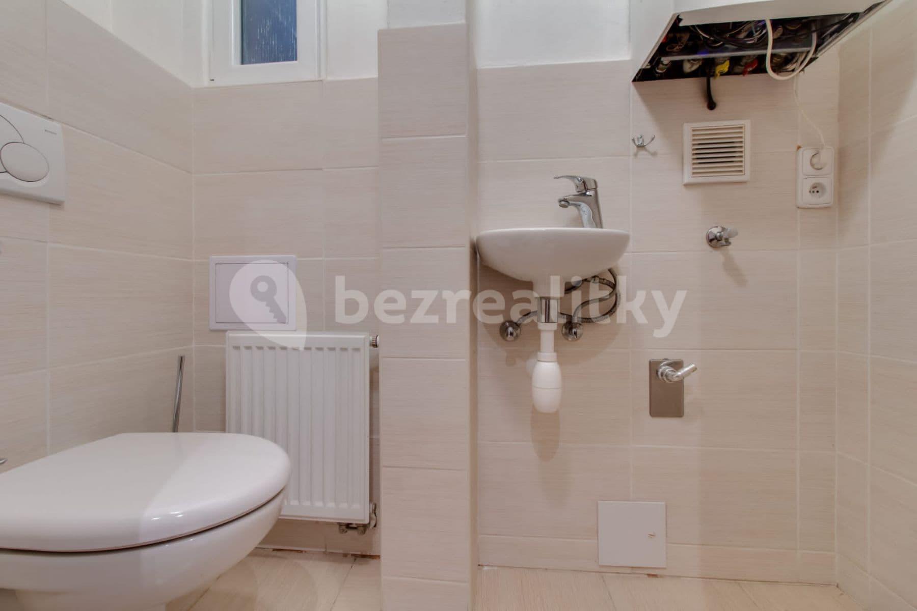 Prenájom bytu 1-izbový 54 m², U Kavalírky, Praha, Praha Prenájom bytu 1-izbový 54 m², U Kavalírky, Praha, Praha