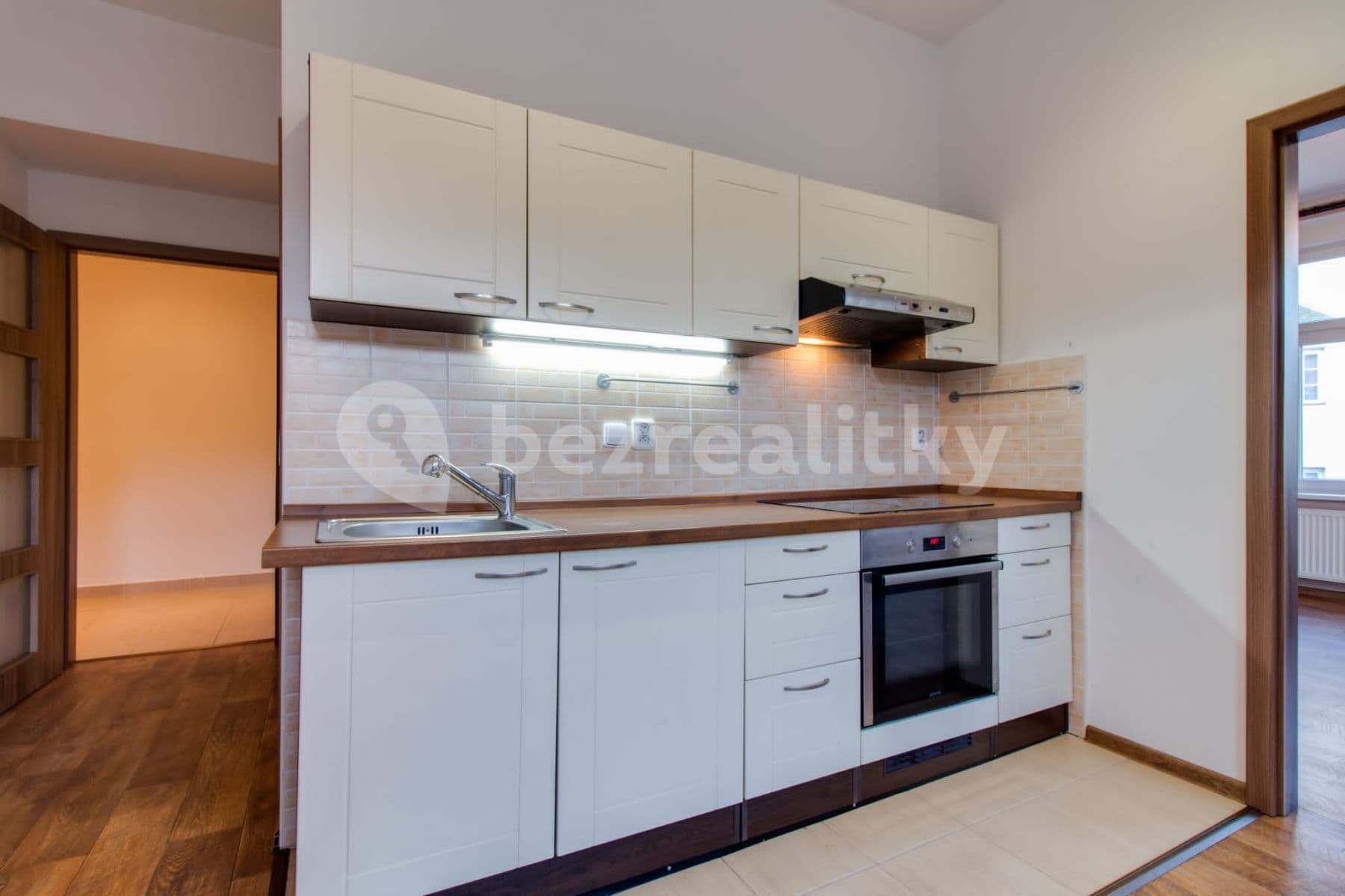 Prenájom bytu 1-izbový 54 m², U Kavalírky, Praha, Praha Prenájom bytu 1-izbový 54 m², U Kavalírky, Praha, Praha