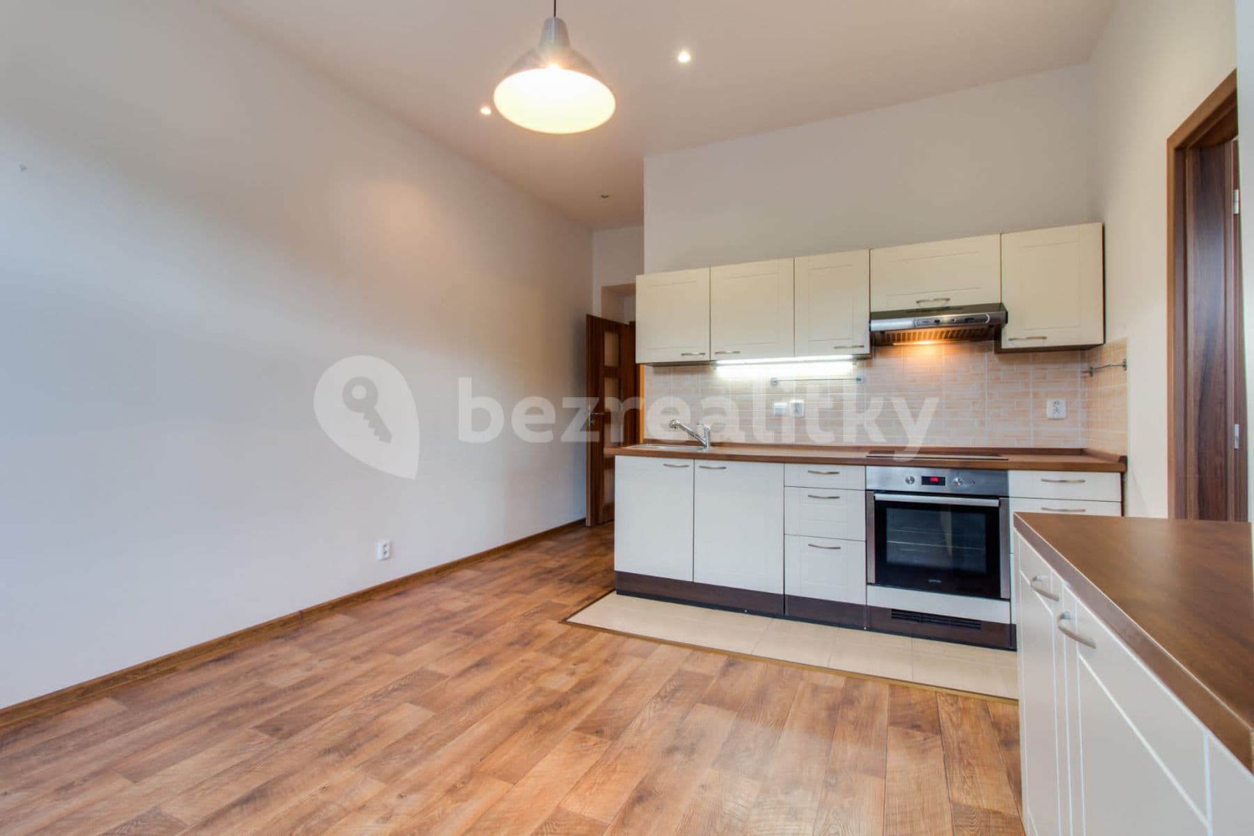 Prenájom bytu 1-izbový 54 m², U Kavalírky, Praha, Praha Prenájom bytu 1-izbový 54 m², U Kavalírky, Praha, Praha