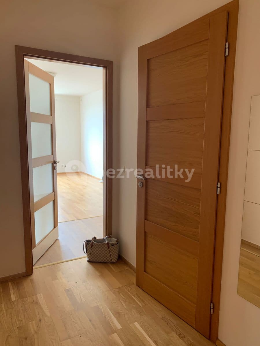 Prenájom bytu 1-izbový 38 m², Freyova, Praha, Praha Prenájom bytu 1-izbový 38 m², Freyova, Praha, Praha