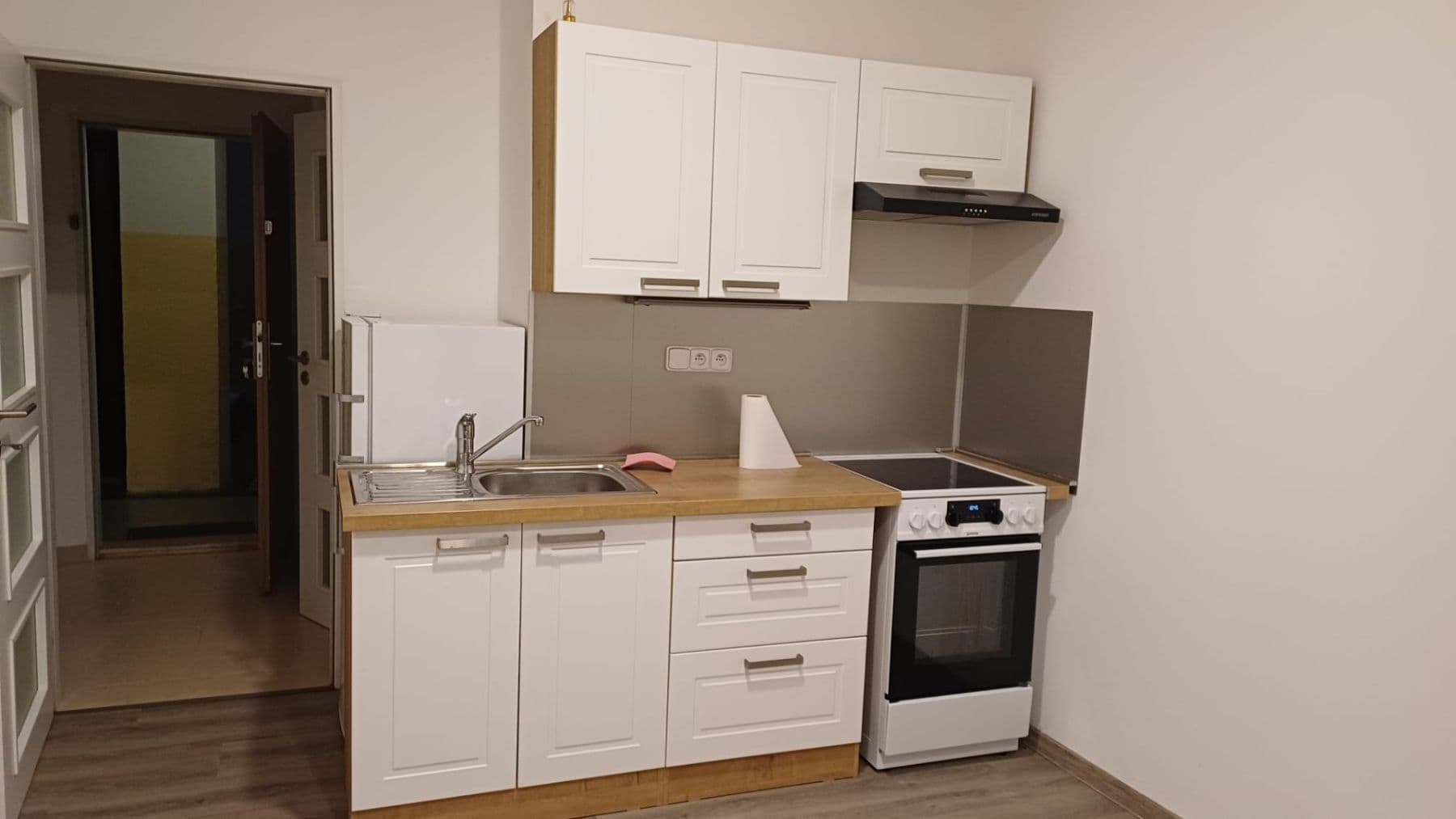 Prenájom nebytového priestoru 26 m², Na Míčánkách, Praha, Praha Prenájom nebytového priestoru 26 m², Na Míčánkách, Praha, Praha