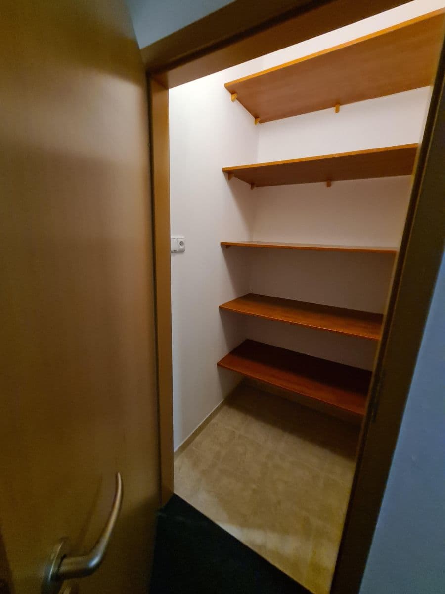 Prenájom bytu 1-izbový 55 m², Masarykovo náměstí, Brandýs nad Labem-Stará Boleslav, Středočeský kraj Prenájom bytu 1-izbový 55 m², Masarykovo náměstí, Brandýs nad Labem-Stará Boleslav, Středočeský kraj