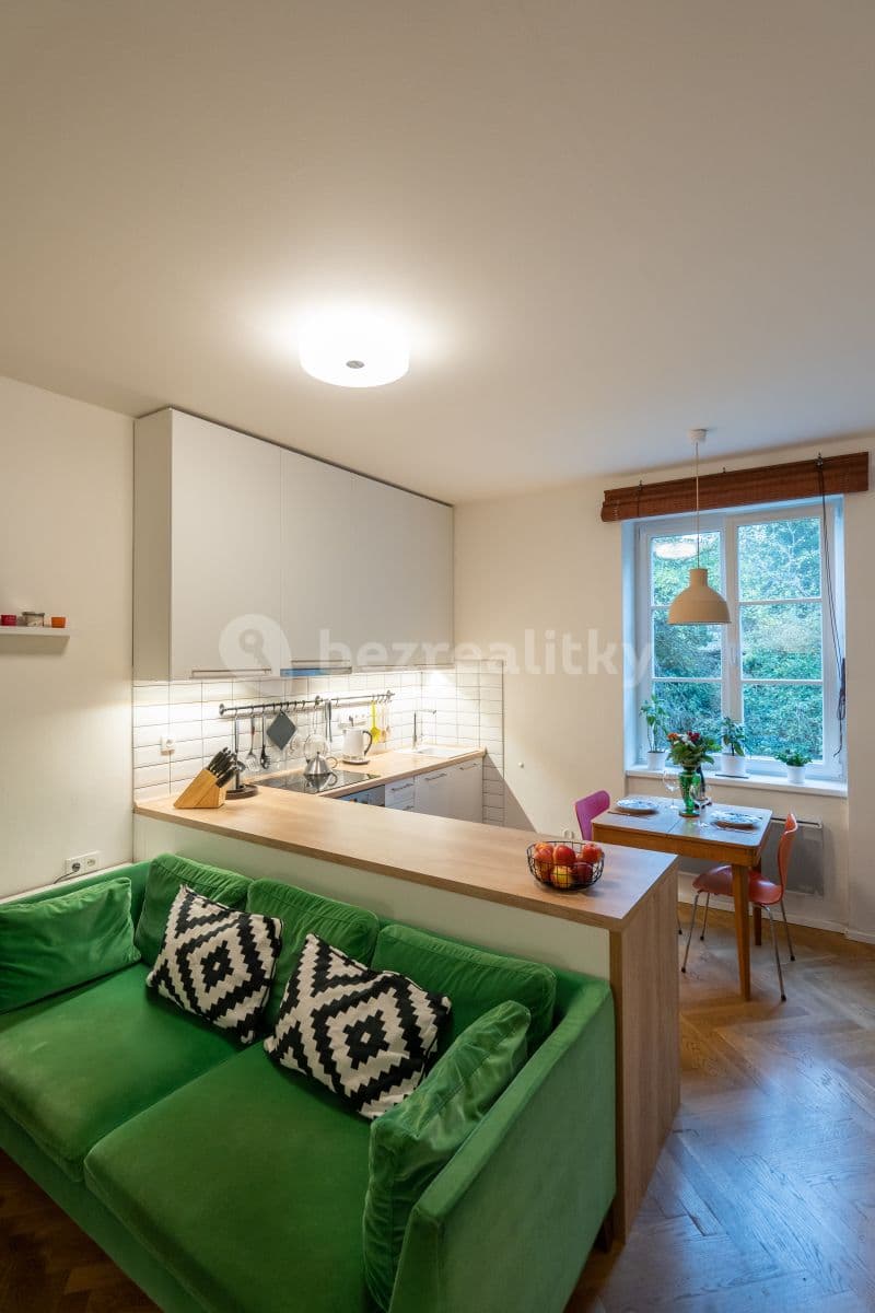 Prenájom bytu 2-izbový 40 m², Heleny Malířové, Praha, Praha Prenájom bytu 2-izbový 40 m², Heleny Malířové, Praha, Praha