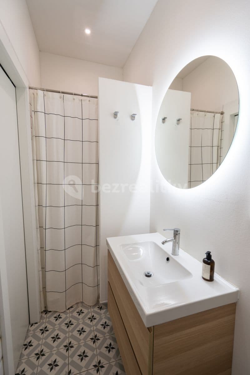 Prenájom bytu 2-izbový 40 m², Heleny Malířové, Praha, Praha Prenájom bytu 2-izbový 40 m², Heleny Malířové, Praha, Praha