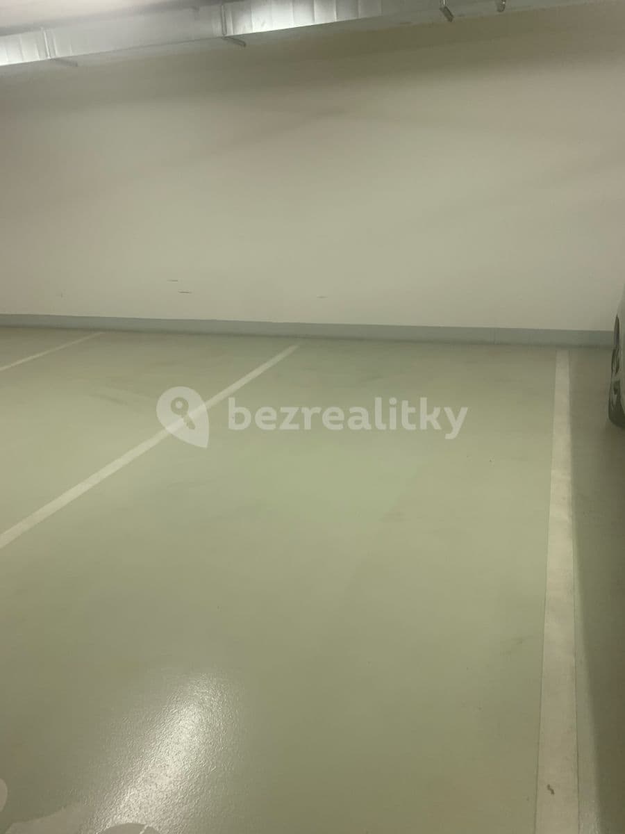 Prenájom garáže 13 m², Olšanská, Praha, Praha Prenájom garáže 13 m², Olšanská, Praha, Praha