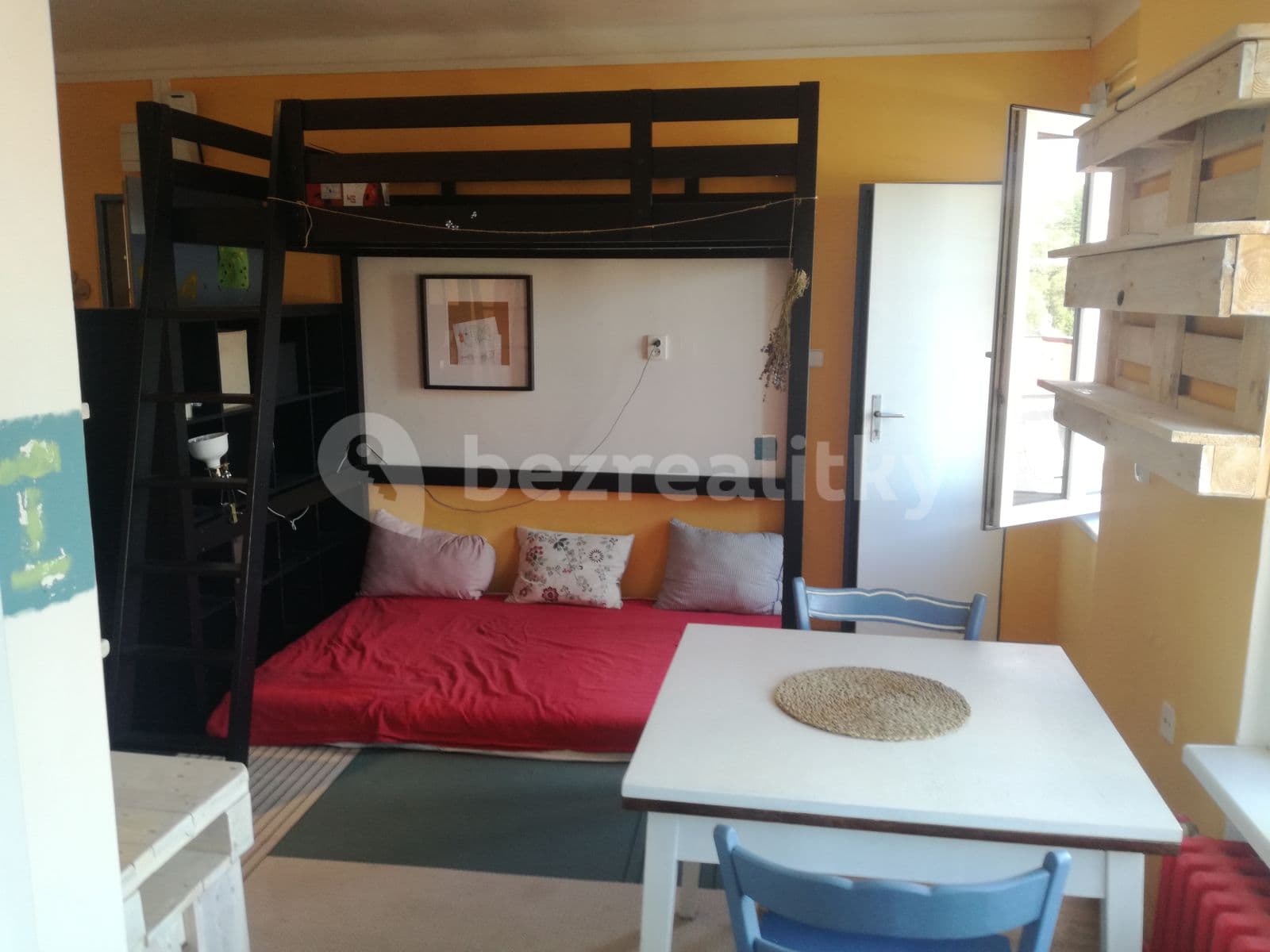 Prenájom bytu Garsoniéra 24 m², Palachova, Ústí nad Labem, Ústecký kraj Prenájom bytu Garsoniéra 24 m², Palachova, Ústí nad Labem, Ústecký kraj