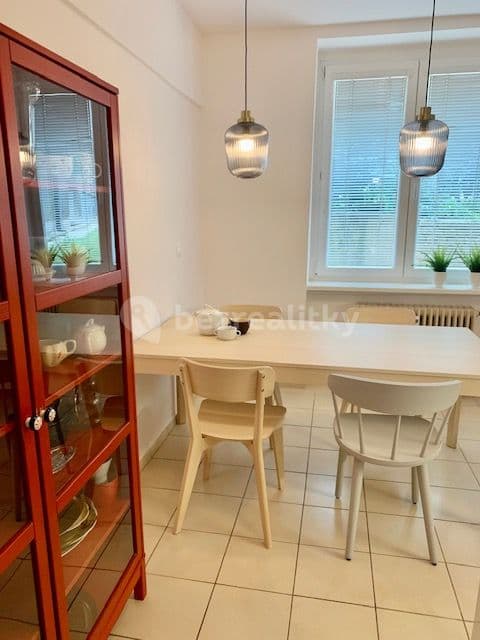 Prenájom bytu 3-izbový 73 m², Holekova, Bratislava - mestská časť Staré Mesto, Bratislavský kraj Prenájom bytu 3-izbový 73 m², Holekova, Bratislava - mestská časť Staré Mesto, Bratislavský kraj