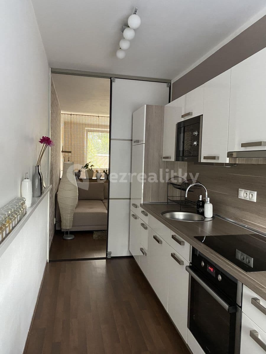 Prenájom bytu 1-izbový 45 m², Haanova, Petržalka, Bratislavský kraj Prenájom bytu 1-izbový 45 m², Haanova, Petržalka, Bratislavský kraj