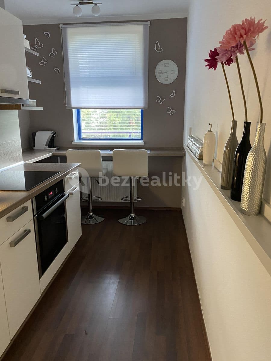 Prenájom bytu 1-izbový 45 m², Haanova, Petržalka, Bratislavský kraj Prenájom bytu 1-izbový 45 m², Haanova, Petržalka, Bratislavský kraj