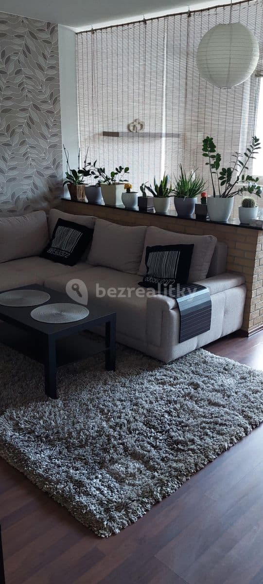Prenájom bytu 1-izbový 45 m², Haanova, Petržalka, Bratislavský kraj Prenájom bytu 1-izbový 45 m², Haanova, Petržalka, Bratislavský kraj