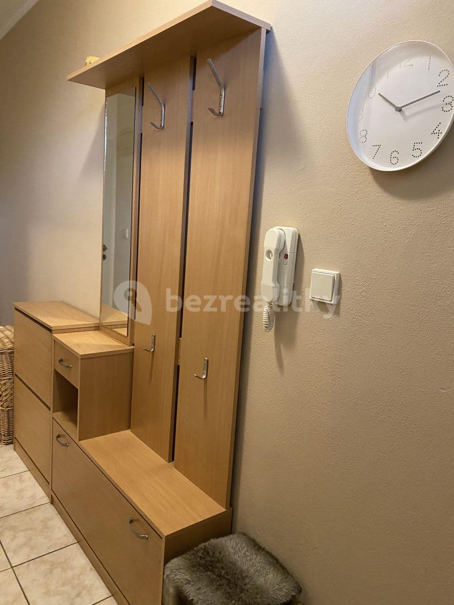 Prenájom bytu 1-izbový 45 m², Haanova, Petržalka, Bratislavský kraj Prenájom bytu 1-izbový 45 m², Haanova, Petržalka, Bratislavský kraj